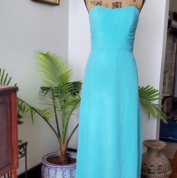 Turquoise Strapless Elegance - Picture 3 of 14